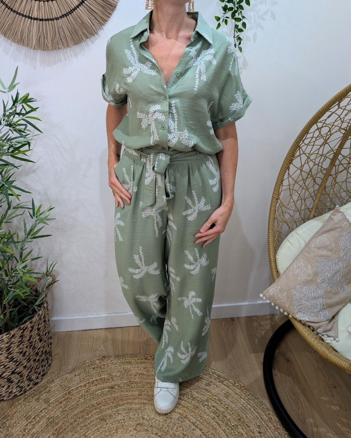 Chemisier femme vert amande palmiers blancs