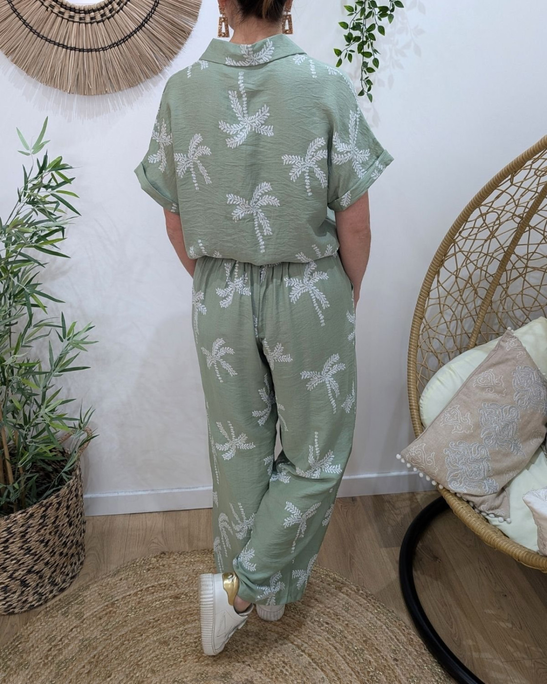 Chemisier femme vert amande palmiers blancs