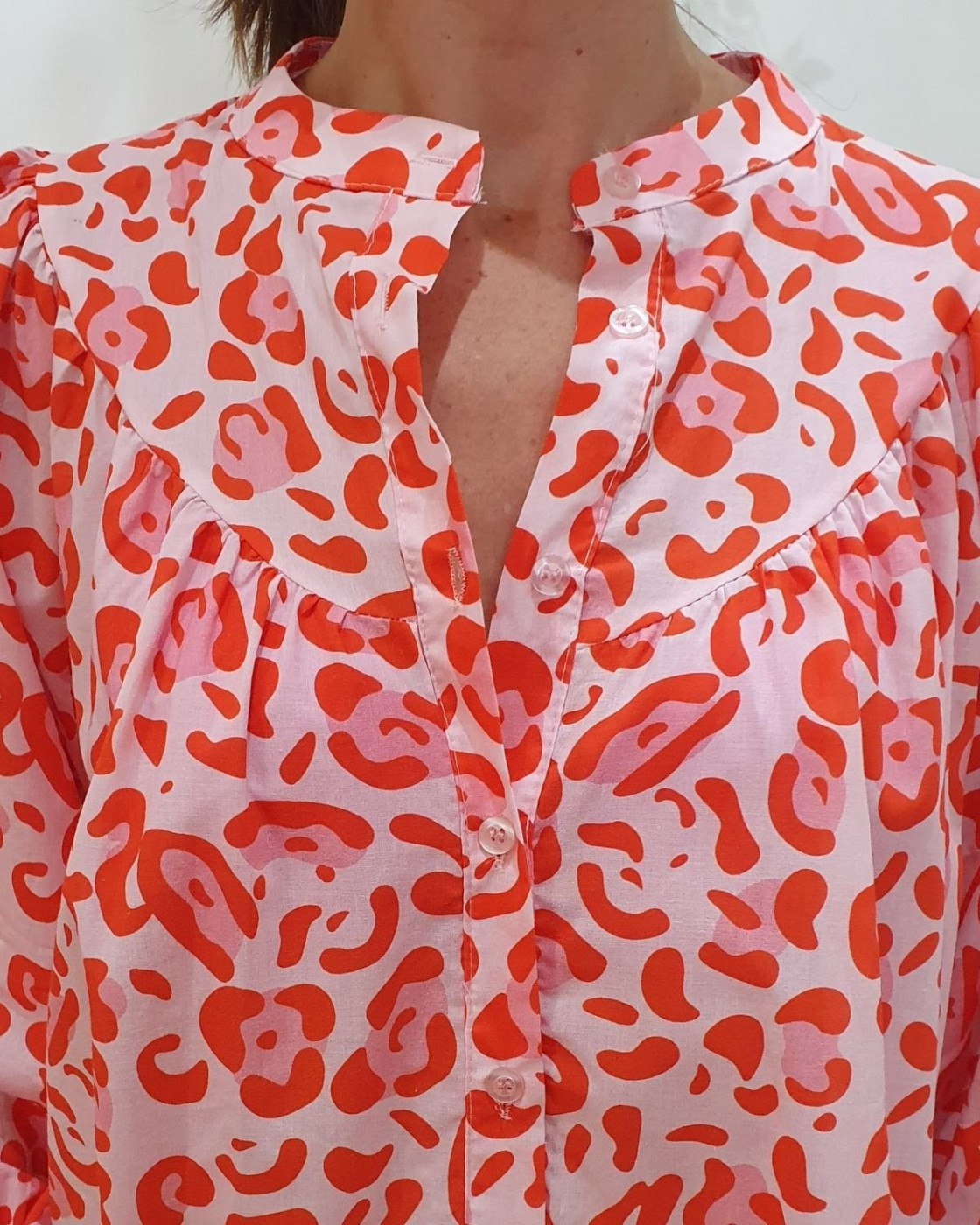 Chemisier femme col mao rouge et rose