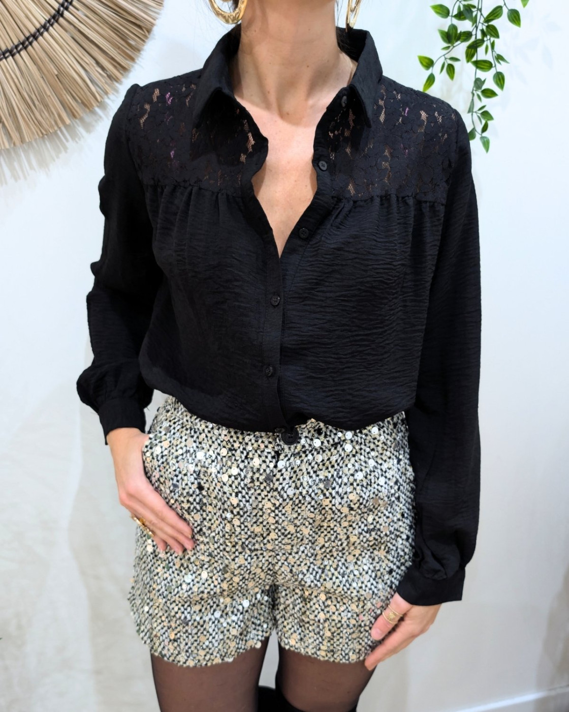Chemisier femme noir poitrine dentelle Olwen