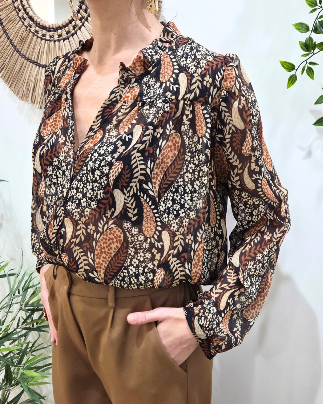 Chemisier femme noir feuillages beiges et terracottas Calla