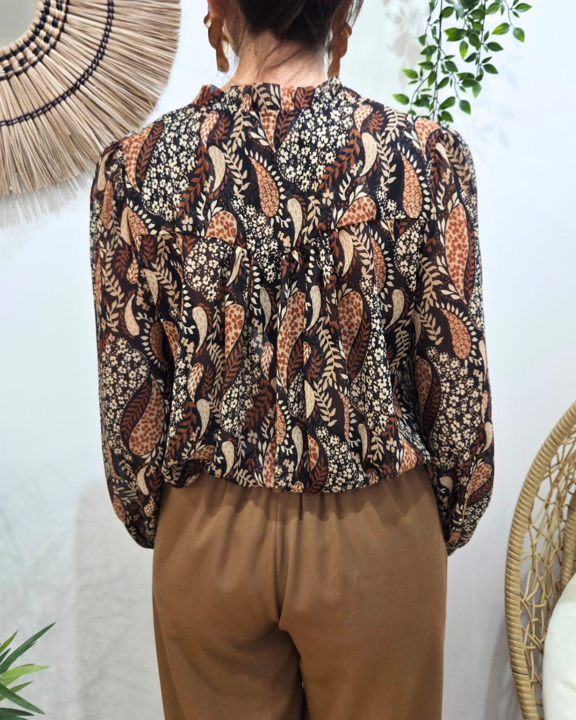 Chemisier femme noir feuillages beiges et terracottas Calla
