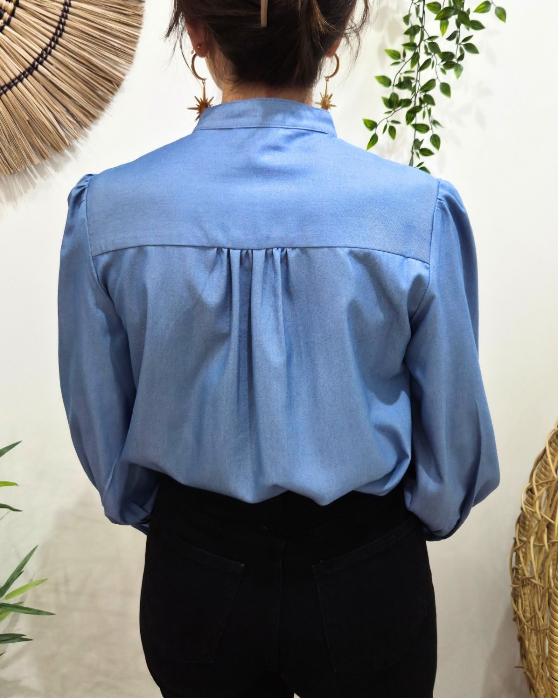 Chemisier femme bleu jean fleurs brodées blanches