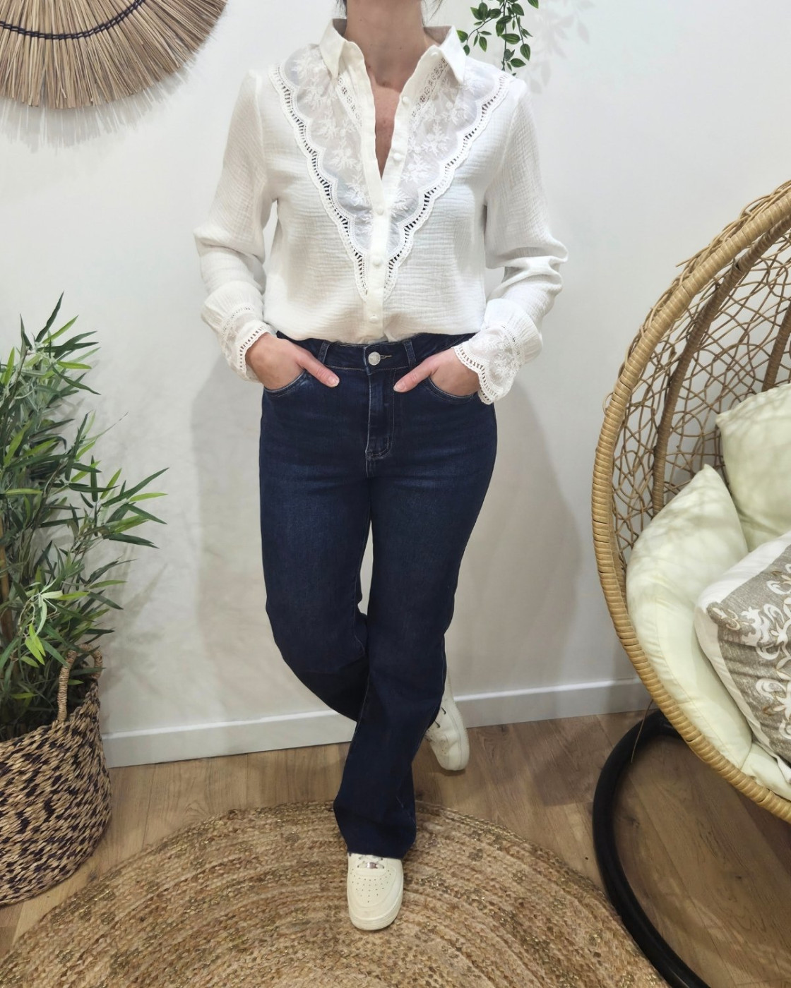 Chemisier femme écru manches et poitrine brodées Rhea