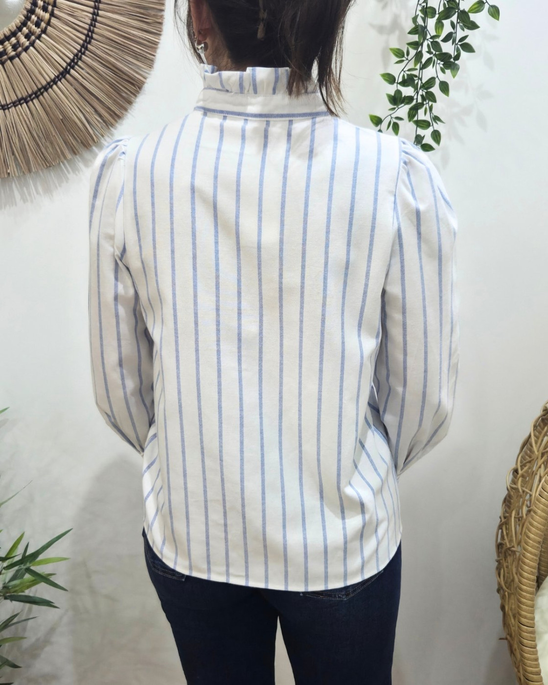 Chemisier femme rayé blanc et ciel broderies fleuries Inaya