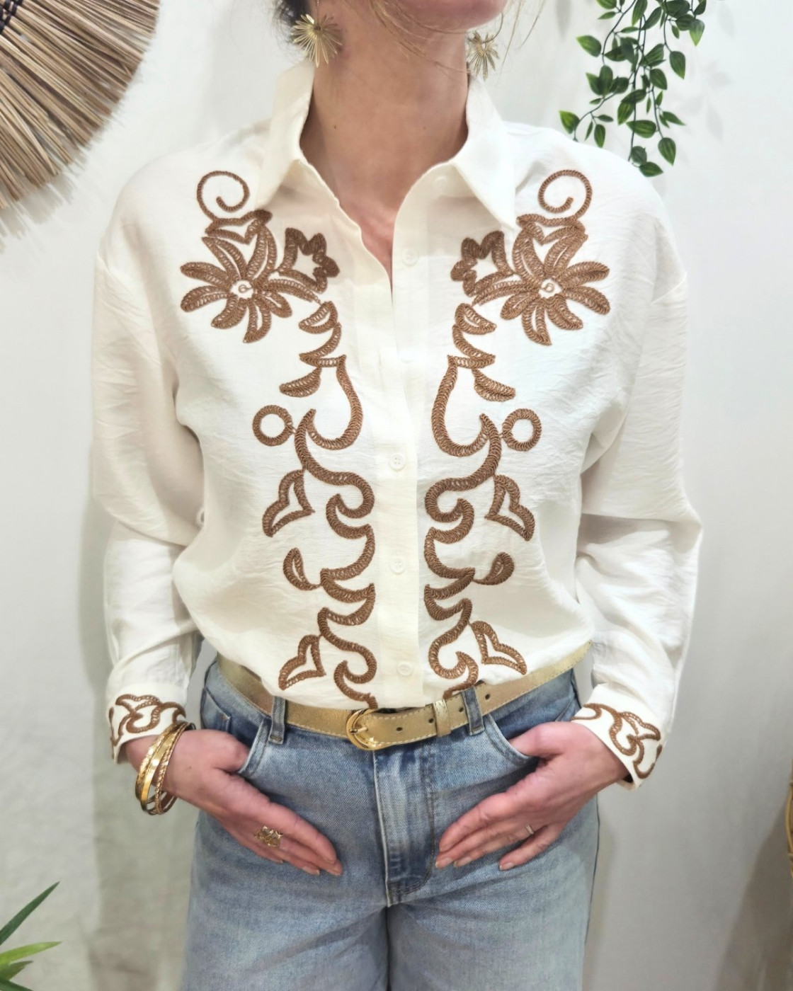 Chemisier femme écru broderies camel Nova