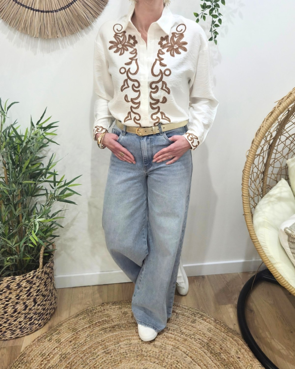 Chemisier femme écru broderies camel Nova