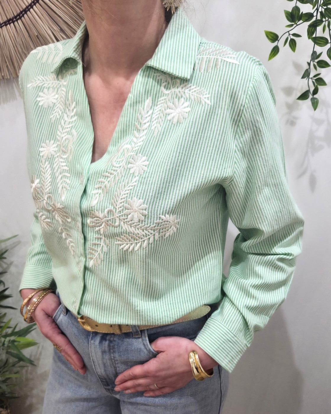 Chemisier femme rayé vert et blanc broderies feuillages