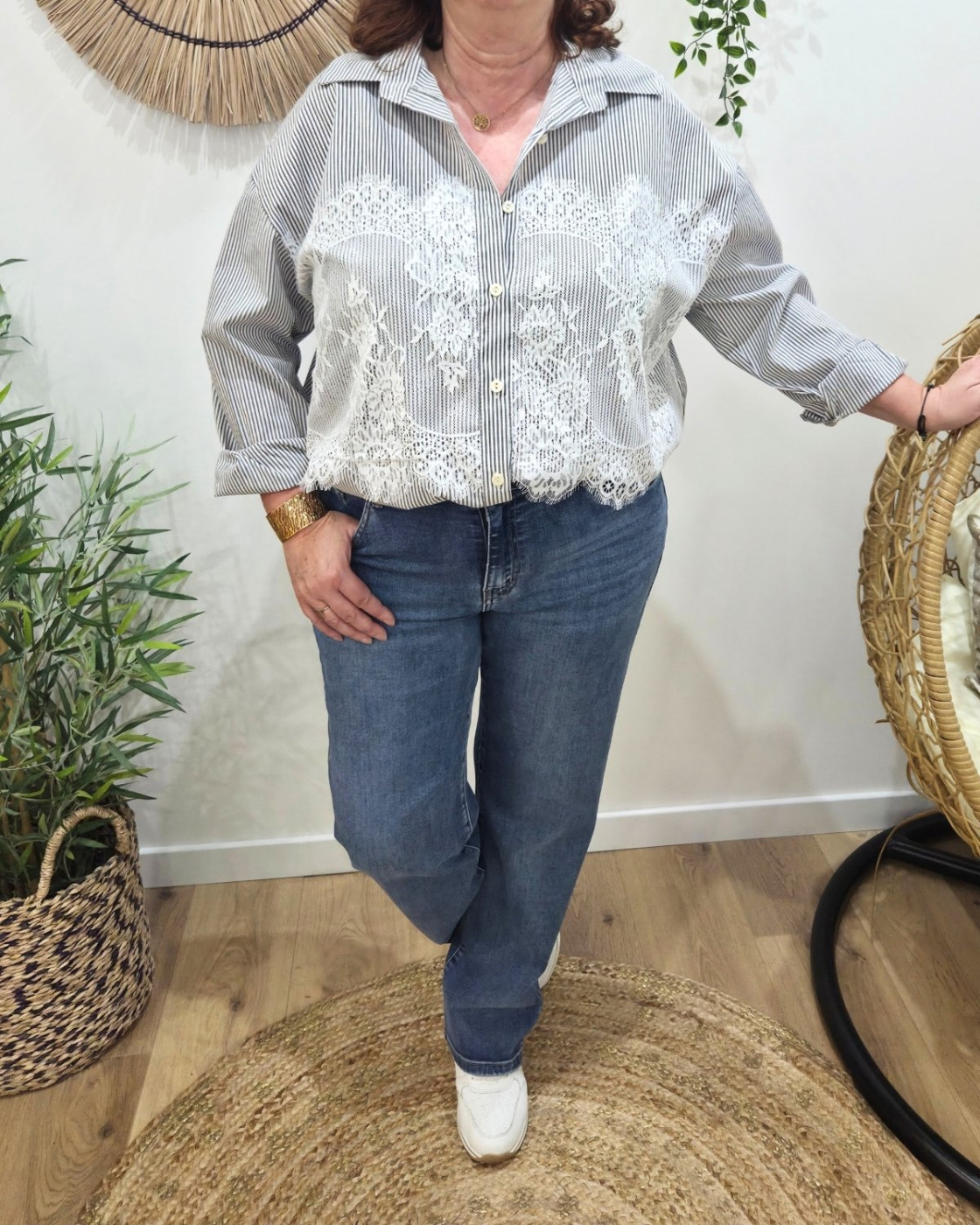 Chemisier femme oversize rayures noires et dentelle blanche