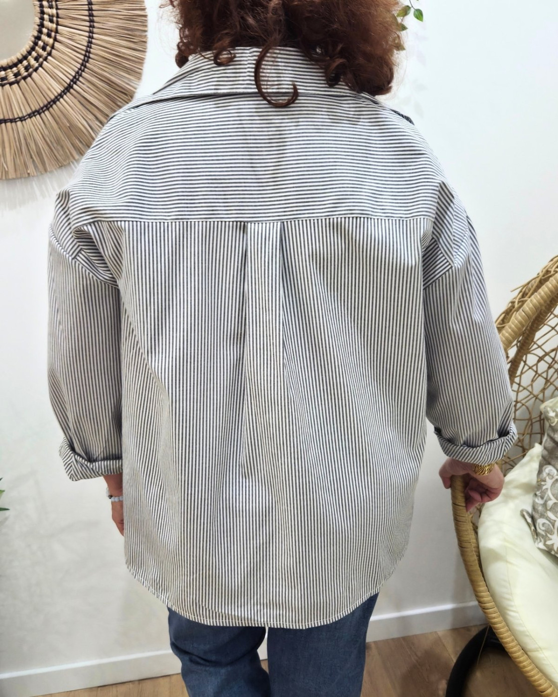 Chemisier femme oversize rayures noires et dentelle blanche