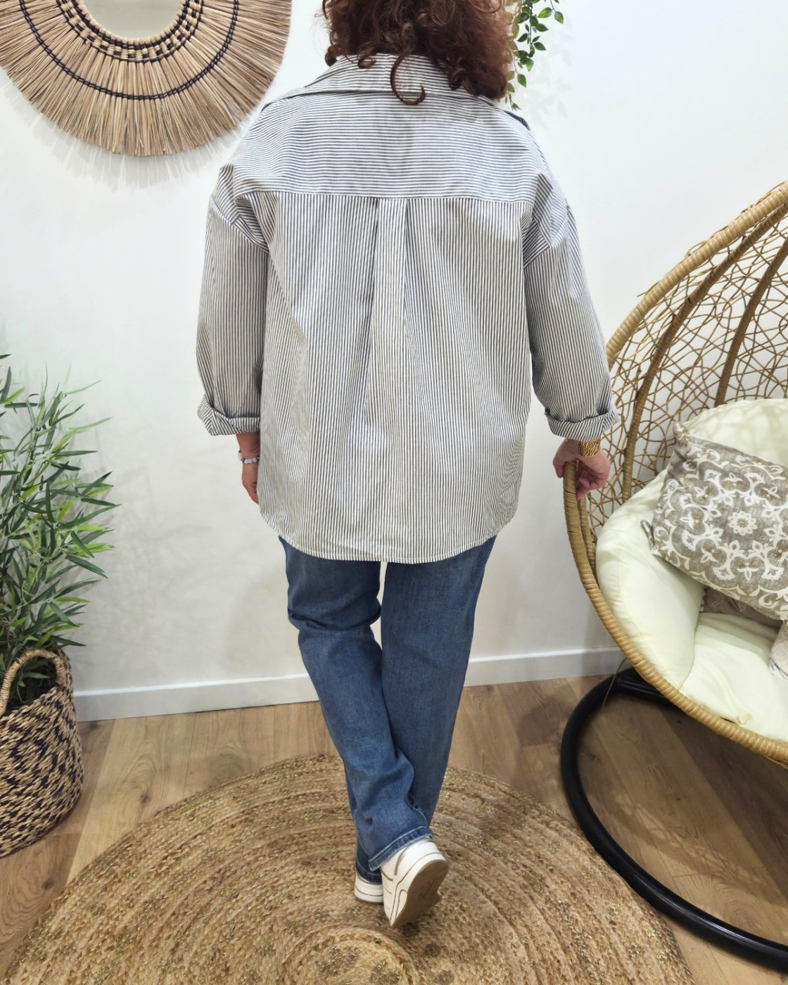 Chemisier femme oversize rayures noires et dentelle blanche