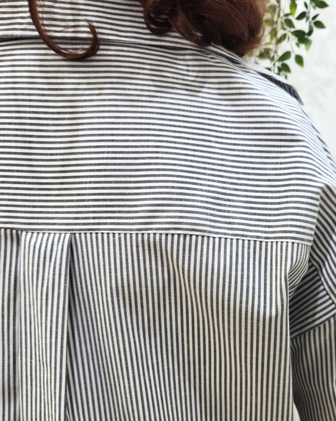 Chemisier femme oversize rayures noires et dentelle blanche