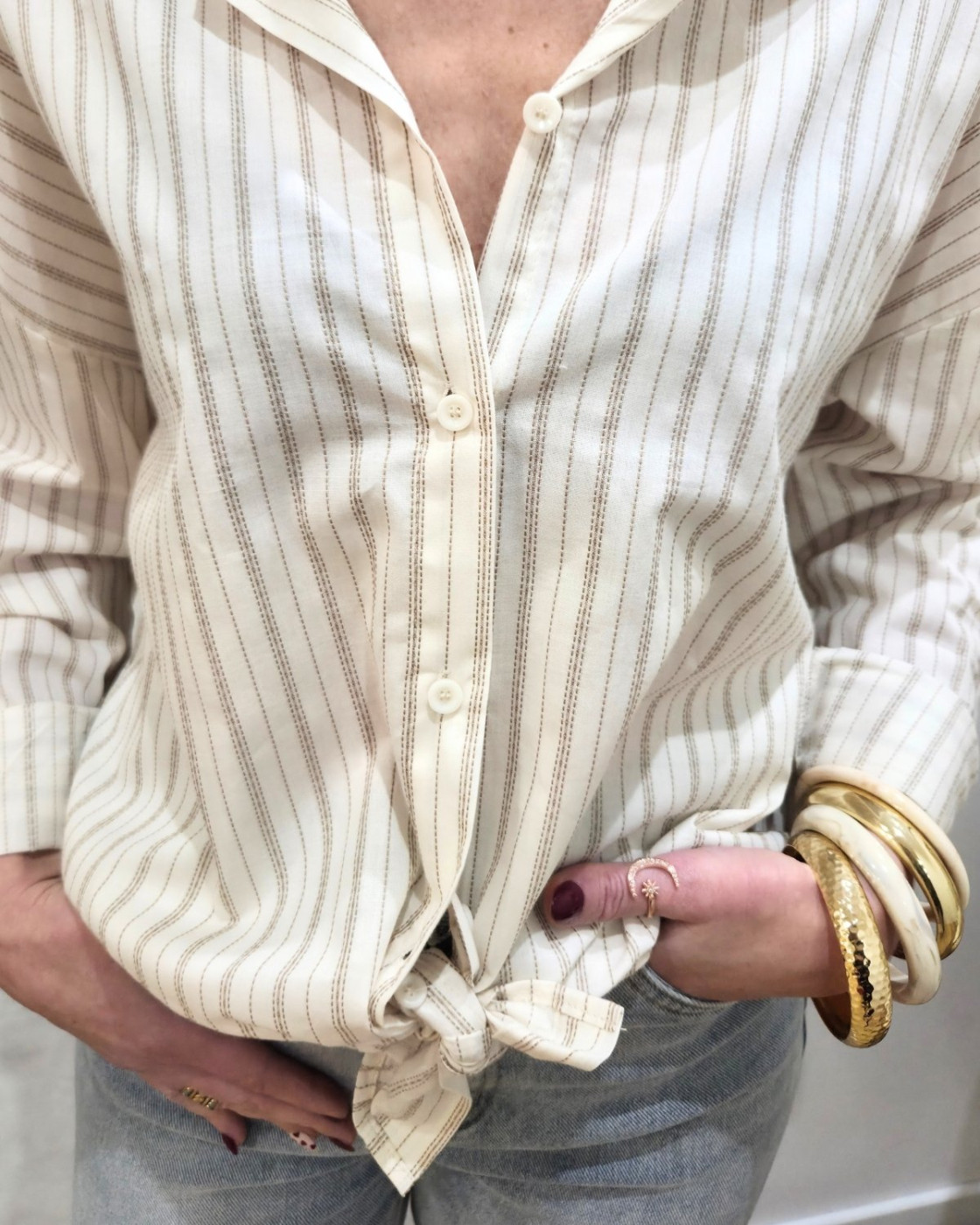 Chemise femme rayée beige et taupe broderie Strong Girls rouge