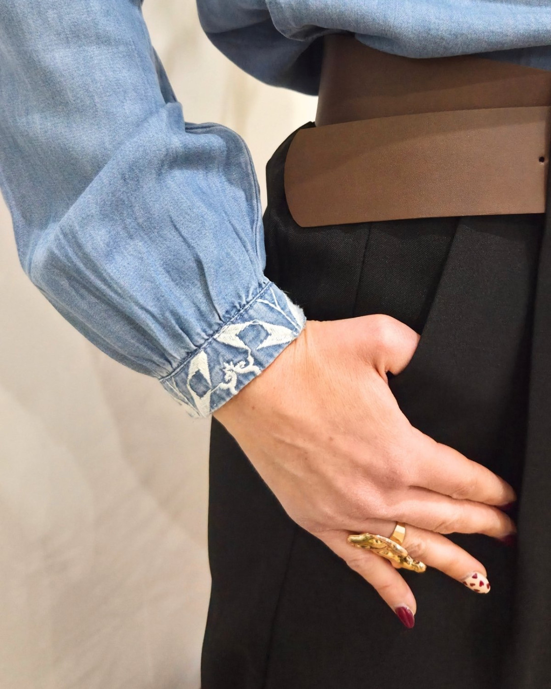 Chemisier femme coton bleu jean broderies blanches Oksana