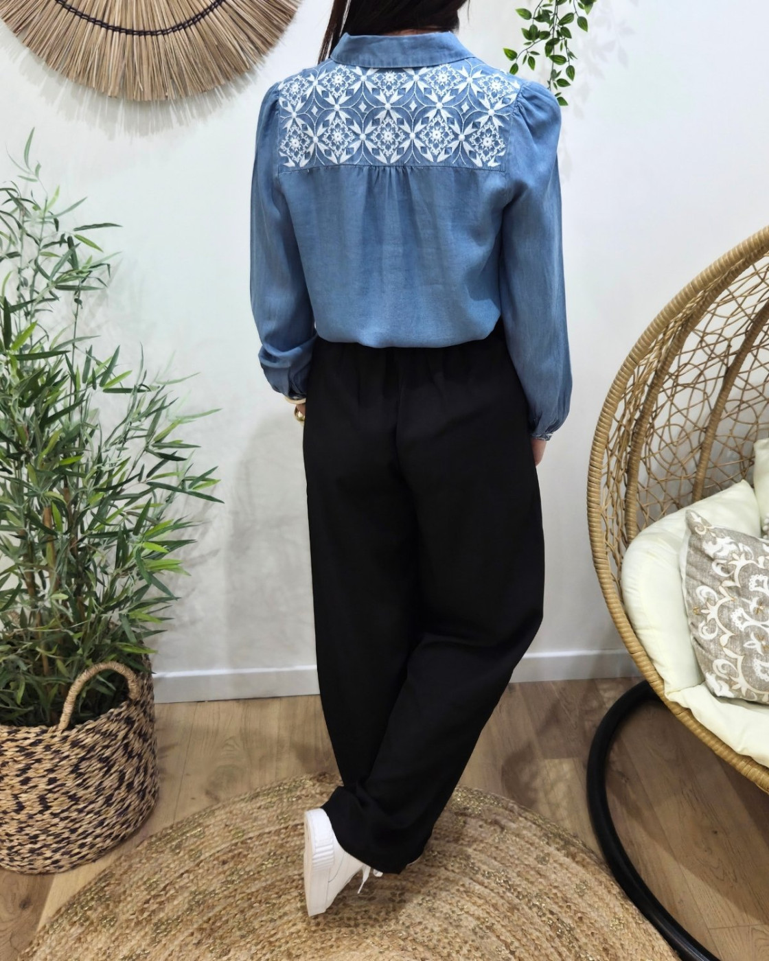 Chemisier femme coton bleu jean broderies blanches Oksana