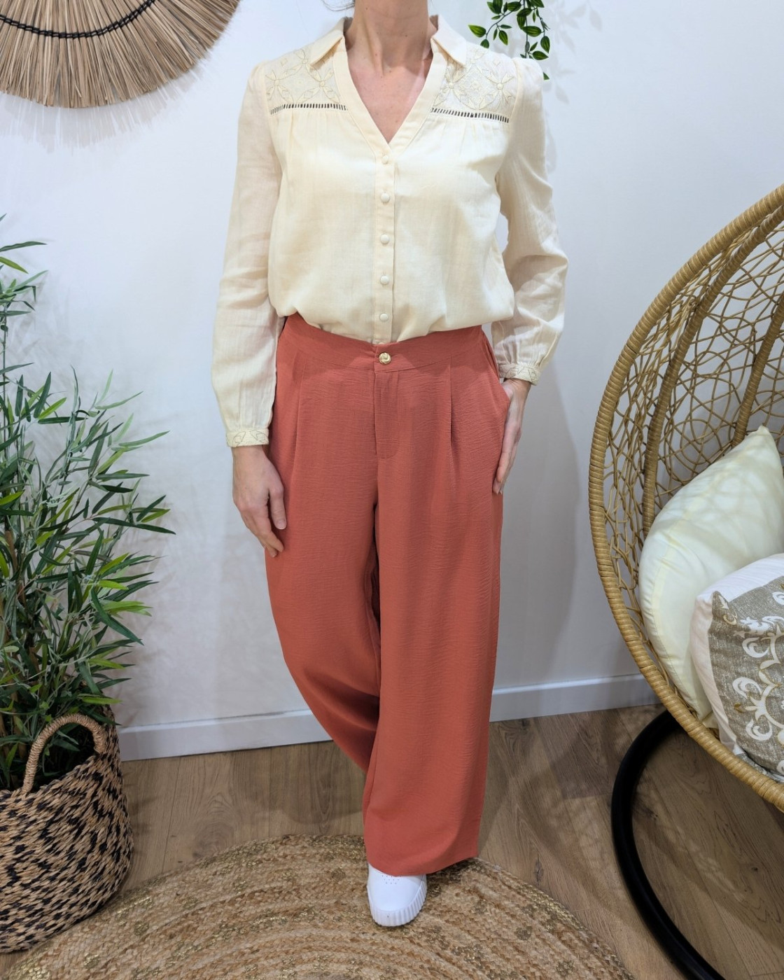 Chemisier femme beige broderies dorées Oksana