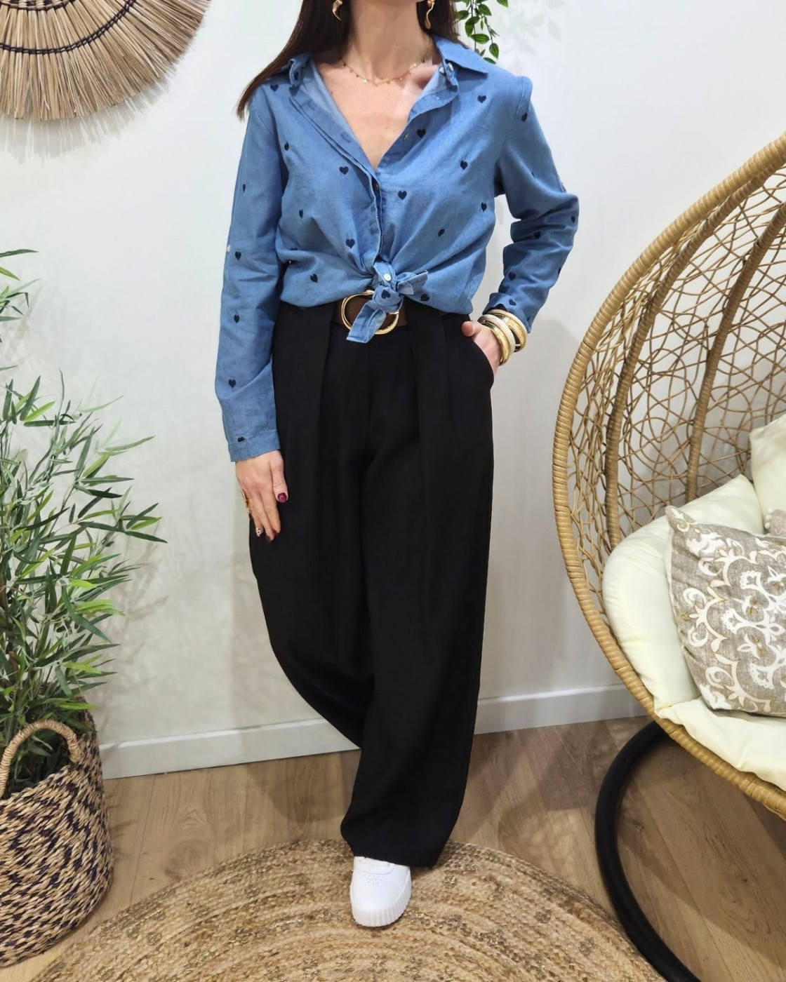 Chemisier femme bleu jean coeurs brodés marine