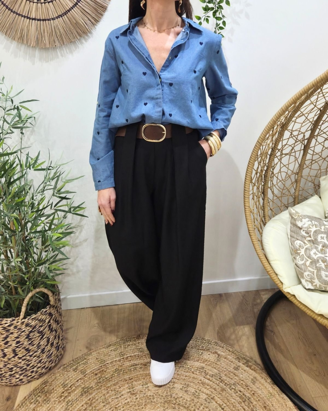 Chemisier femme bleu jean coeurs brodés marine