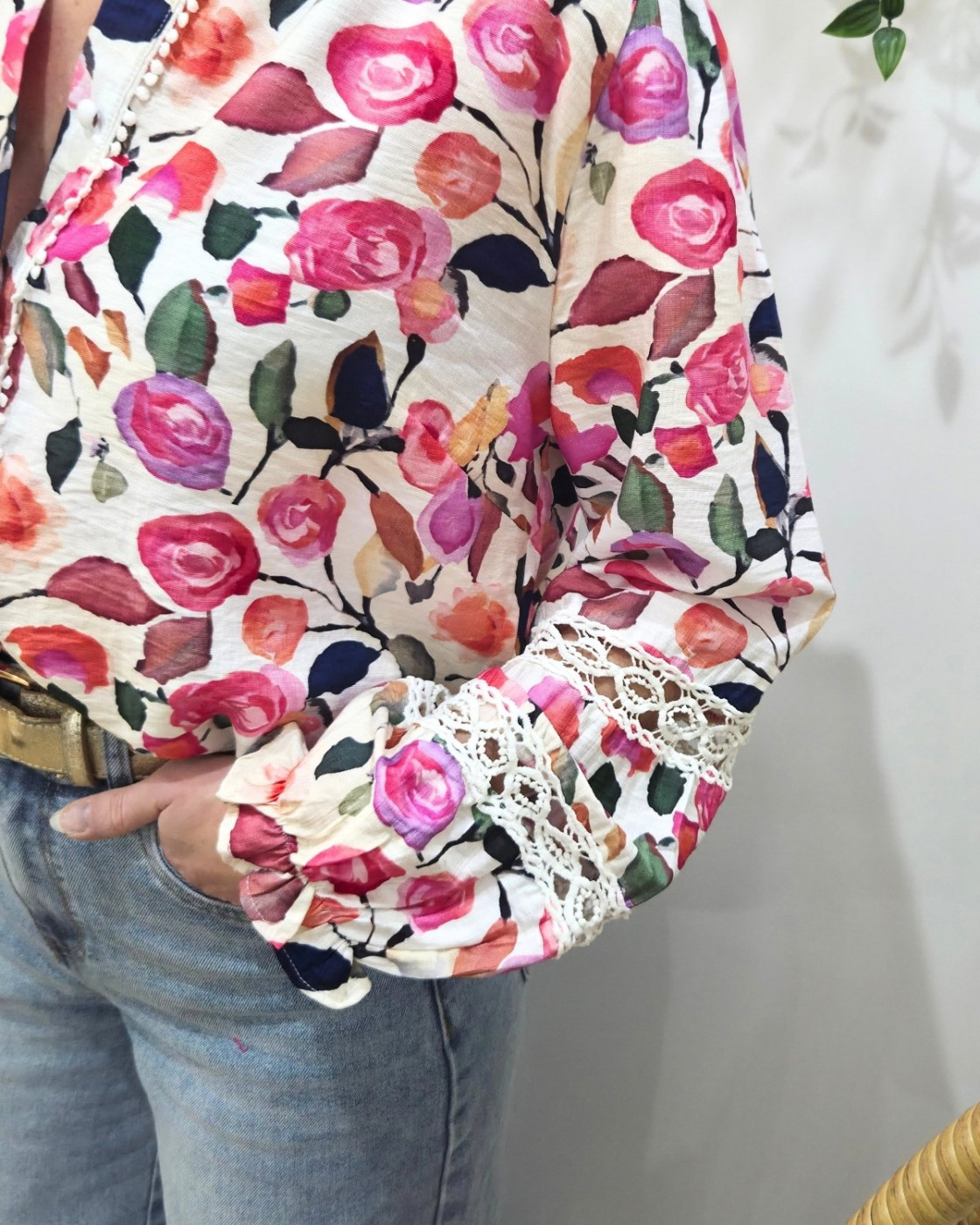 Chemisier femme écru fleurs roses manches brodées Solvi