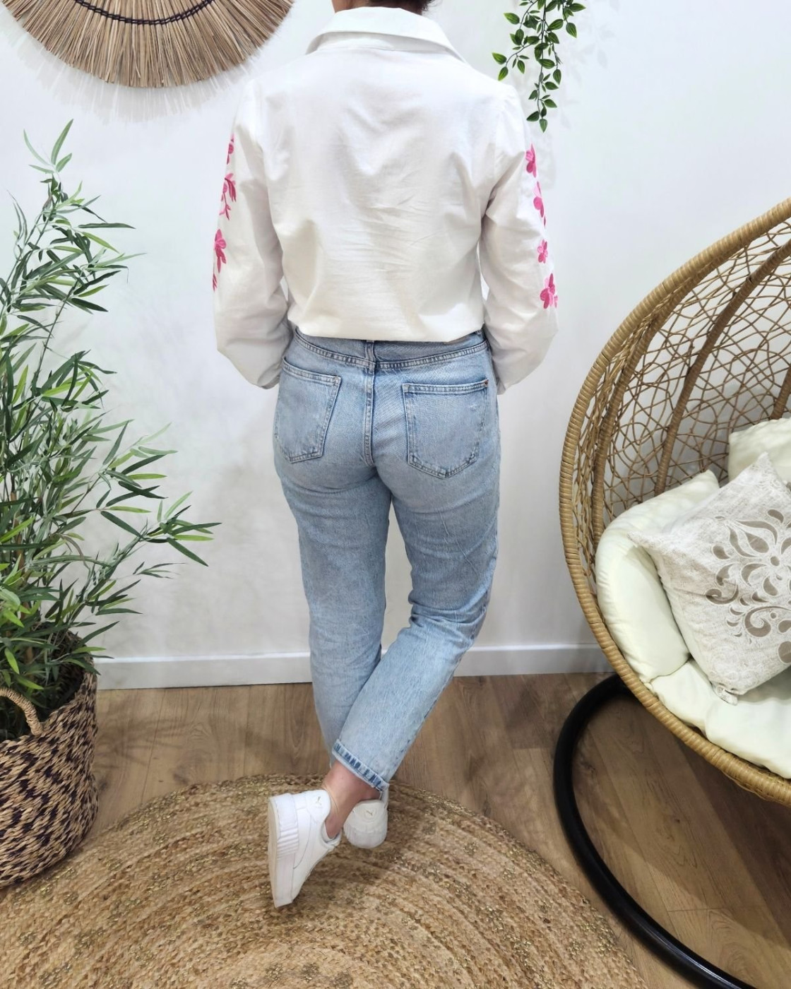 Chemisier femme blanc broderies fleuries roses Xentha