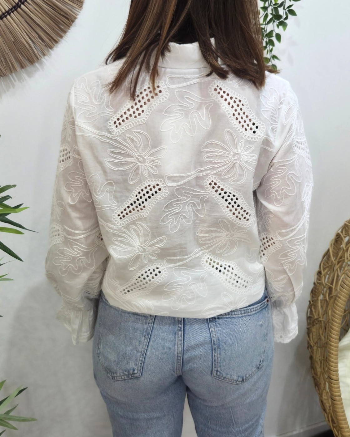Chemisier femme écrue à broderies Andromeda