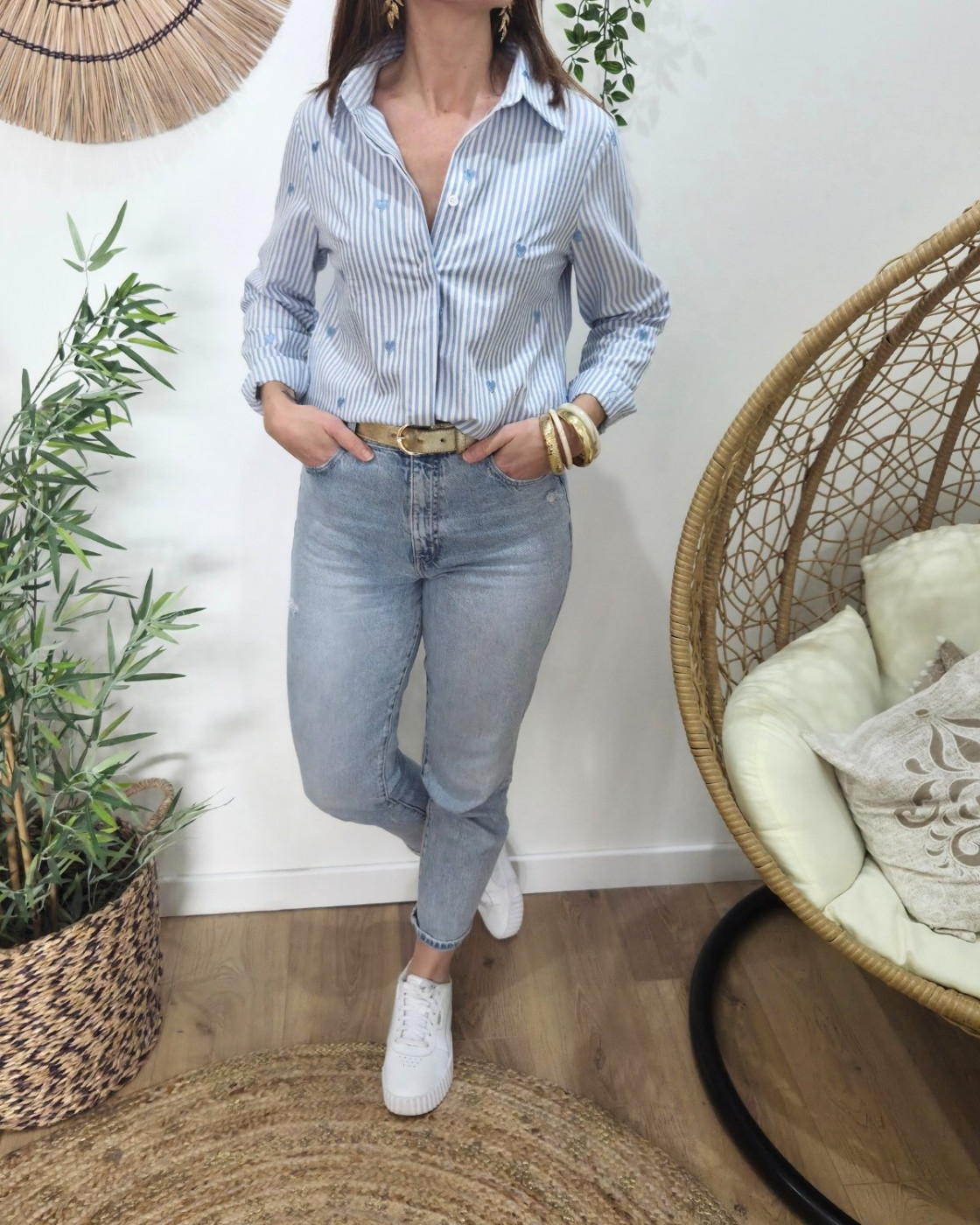 Chemisier femme rayée bleu ciel et écrue petits coeurs brodés bleus