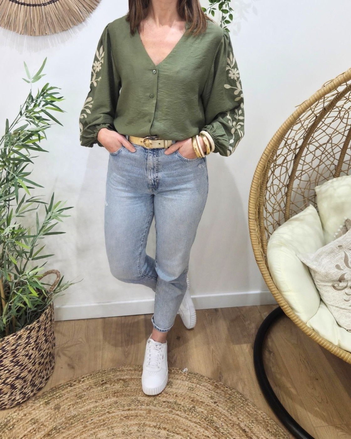 Chemisier femme kaki manches broderies fleuries beiges Altaia