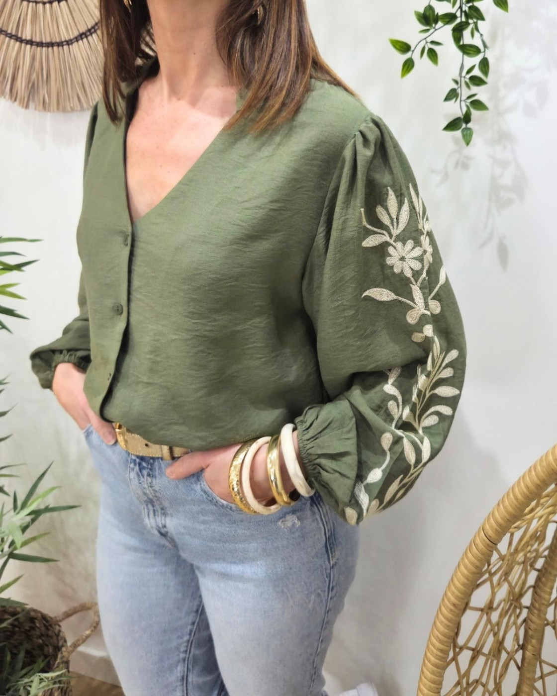 Chemisier femme kaki manches broderies fleuries beiges Altaia