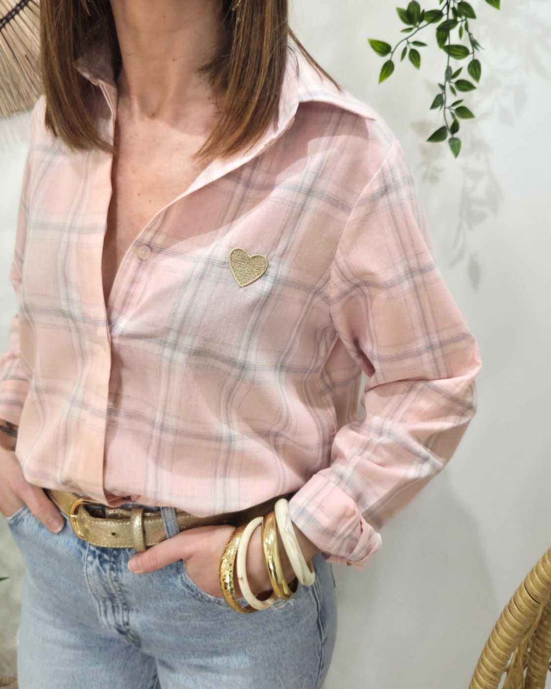 Chemisier femme à carreaux roses et gris coeur brodé doré