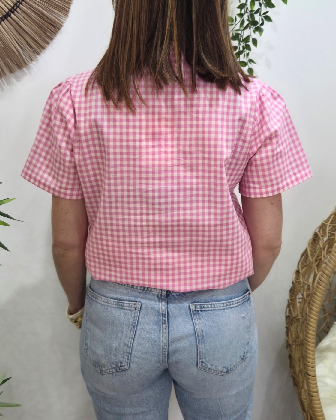 Chemisier femme à carreaux vichy roses et blancs broderies fleuries