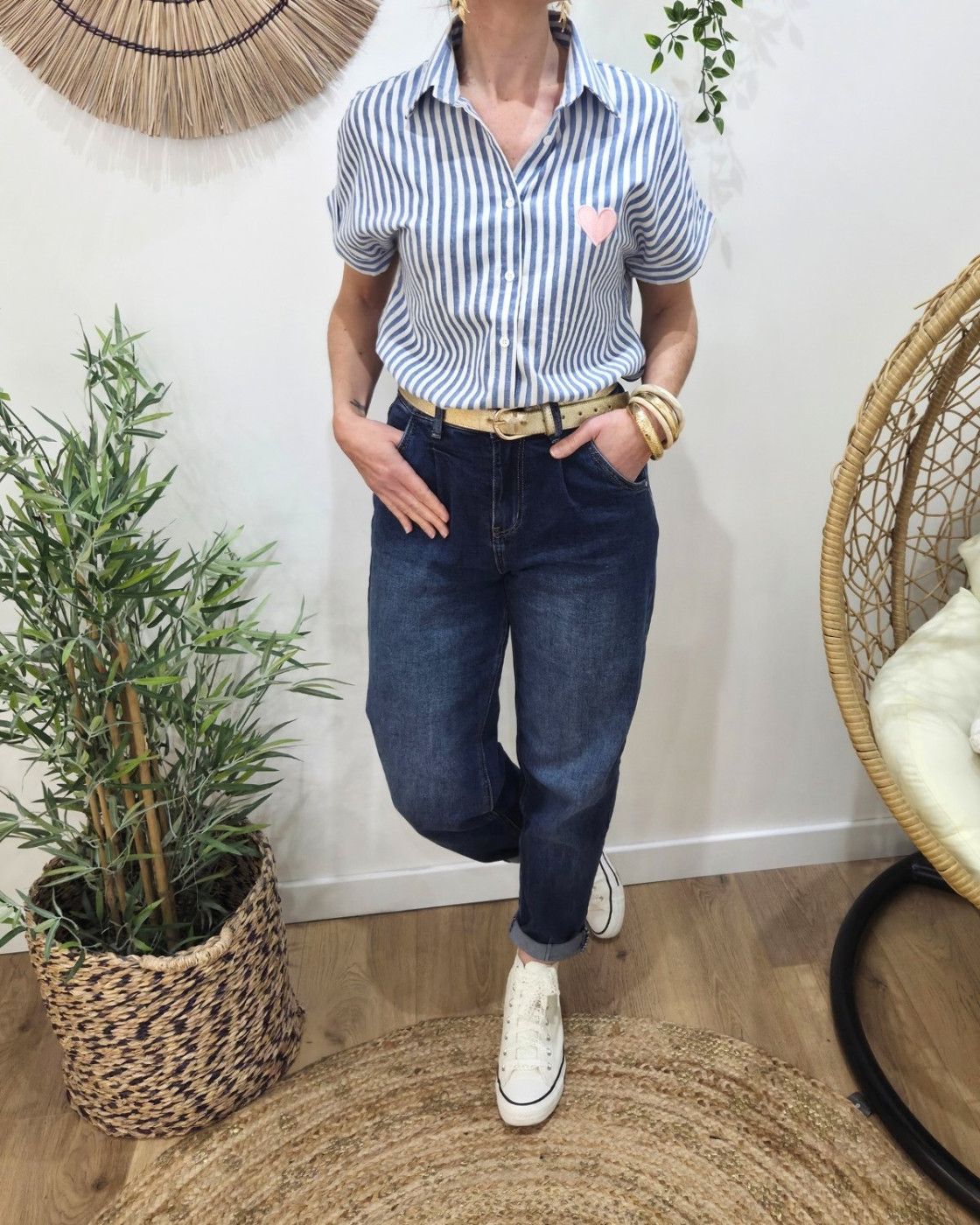 Chemisier femme rayé bleu et écru manches courtes coeur brodé rose