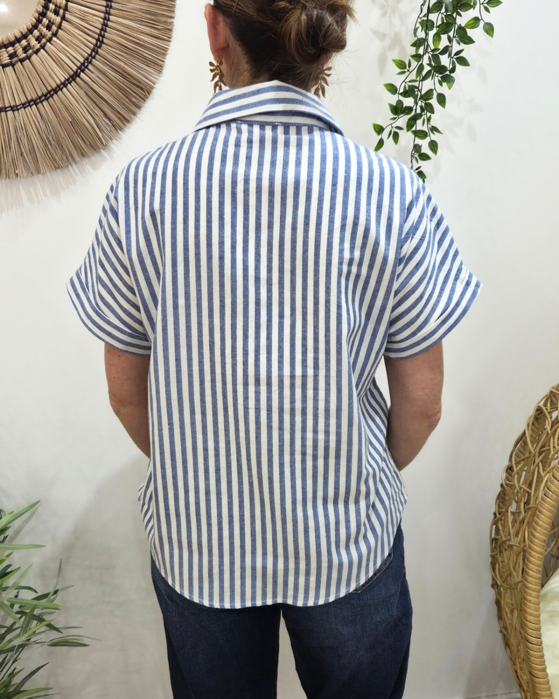 Chemisier femme rayé bleu et écru manches courtes coeur brodé rose