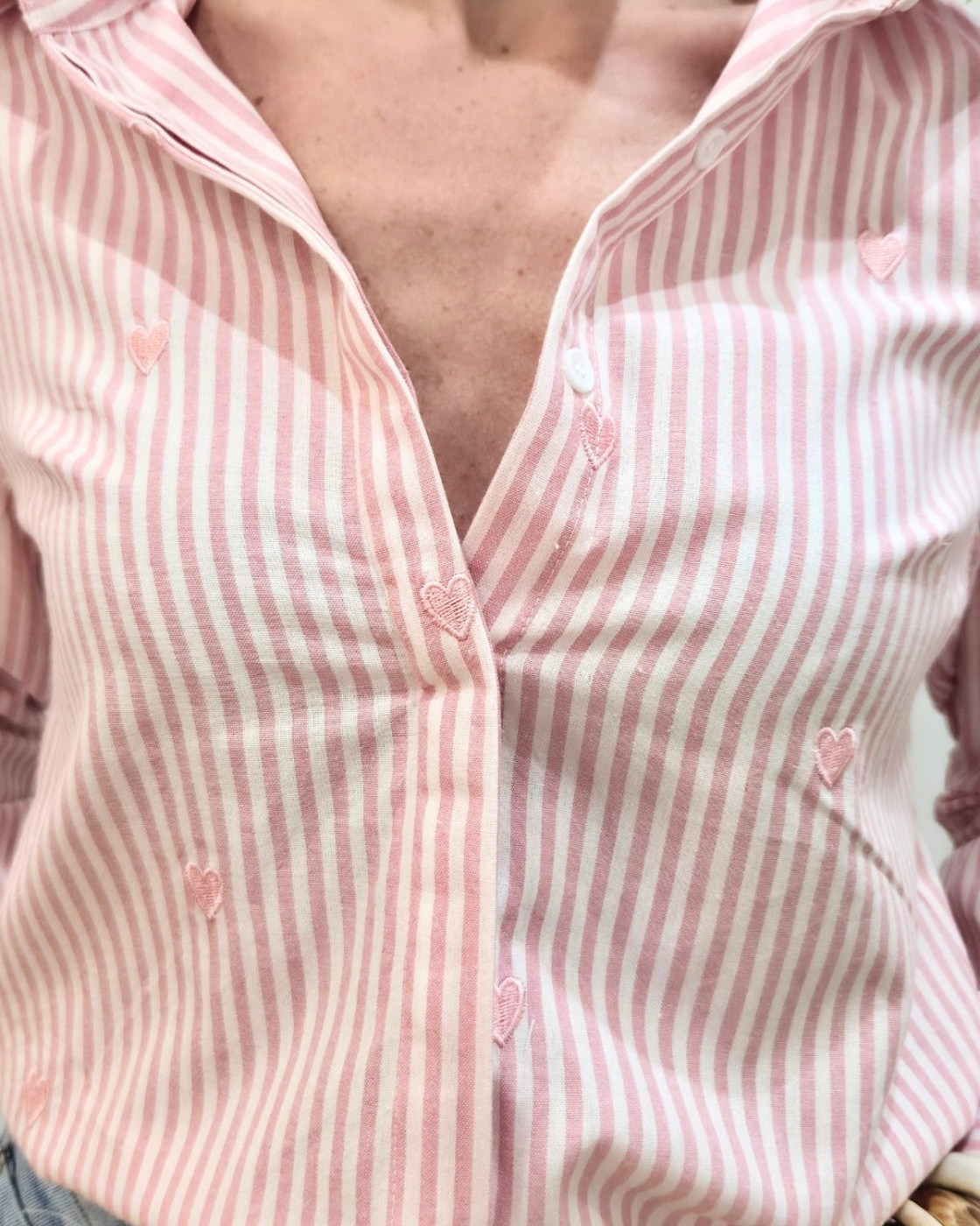 Chemisier femme rayée rose et écrue petits coeurs brodés roses