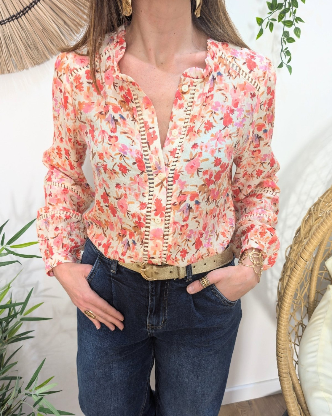 Chemisier femme beige fleurs roses manches brodées Mencía