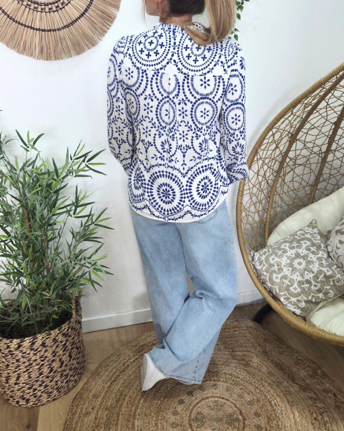 Chemisier femme manches longues blanc et bleu roi Elna