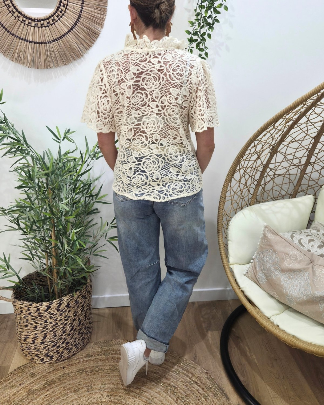 Chemisier femme manches courtes beige broderies fleuries Albertine