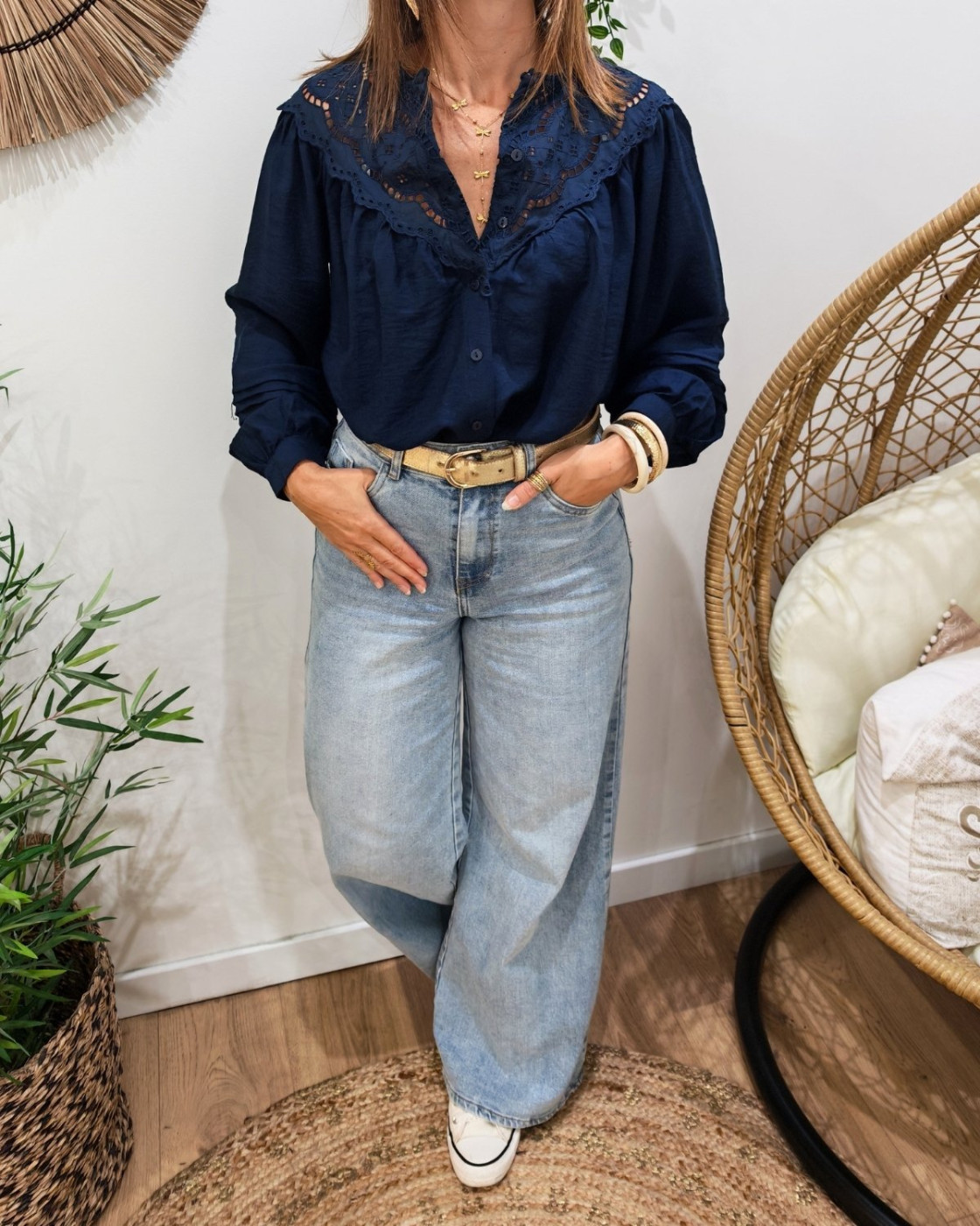 Chemisier femme bleu marine brodé col mao Mafalda