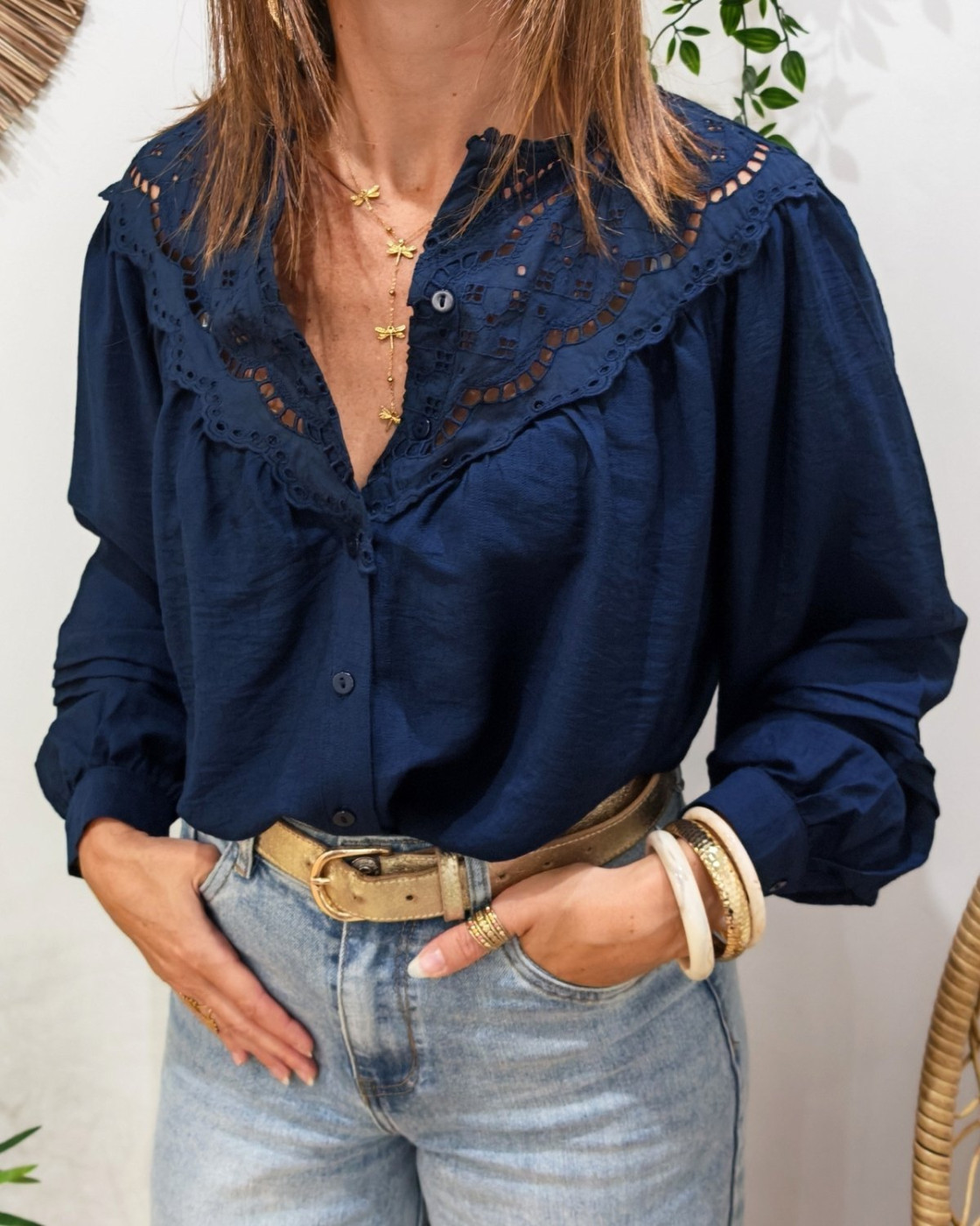Chemisier femme bleu marine brodé col mao Mafalda