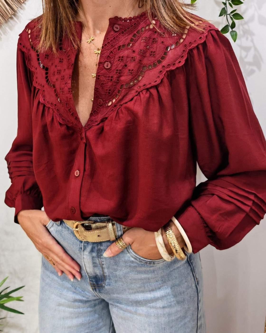 Chemisier femme bordeaux brodé col mao Mafalda
