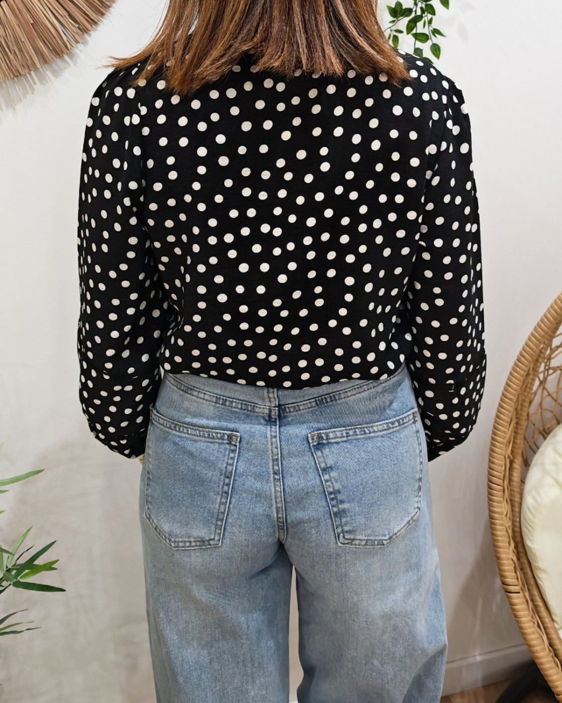 Chemisier femme noir à pois blancs et broderies