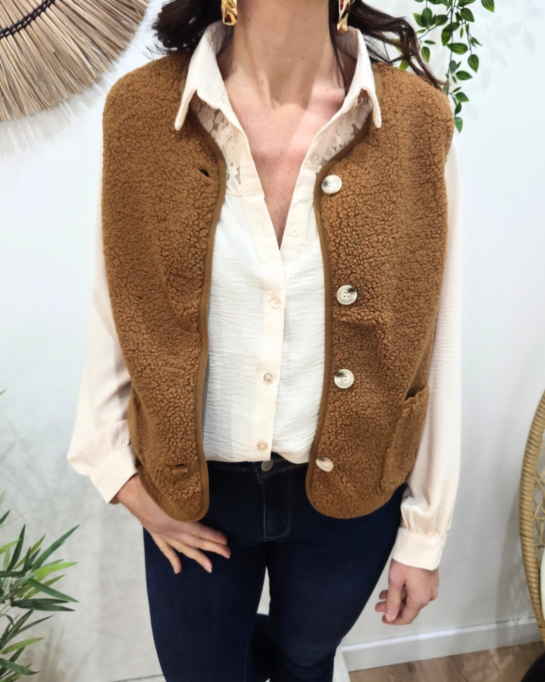 Gilet femme sans manche bouclettes camel Alya