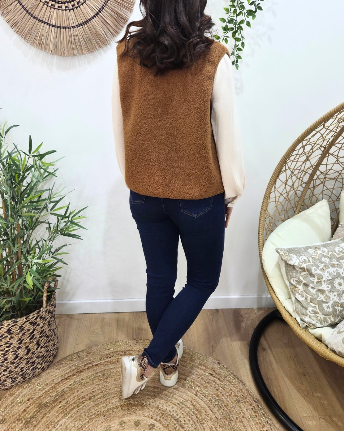 Gilet femme sans manche bouclettes camel Alya