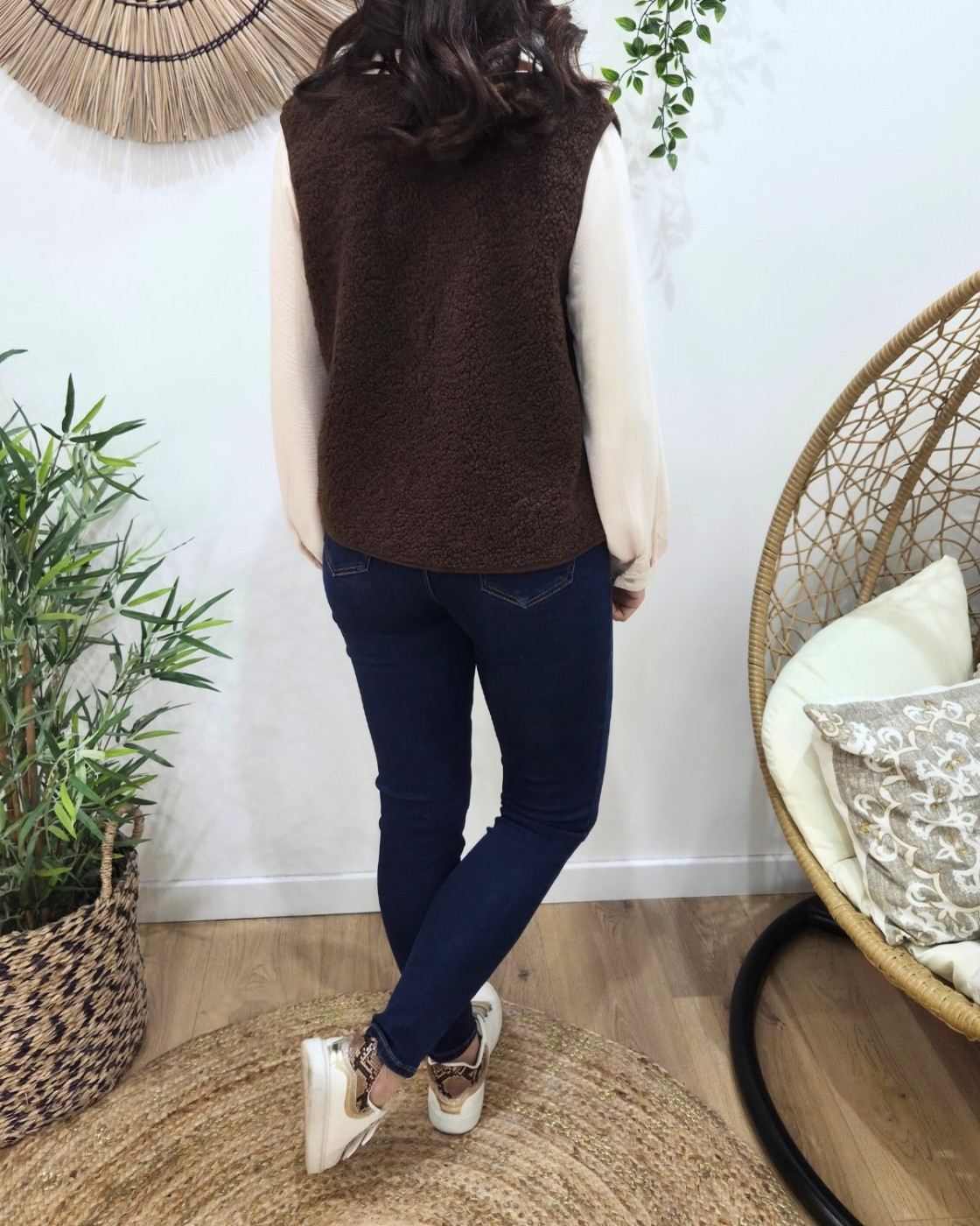 Gilet femme sans manche bouclettes marron choco Alya