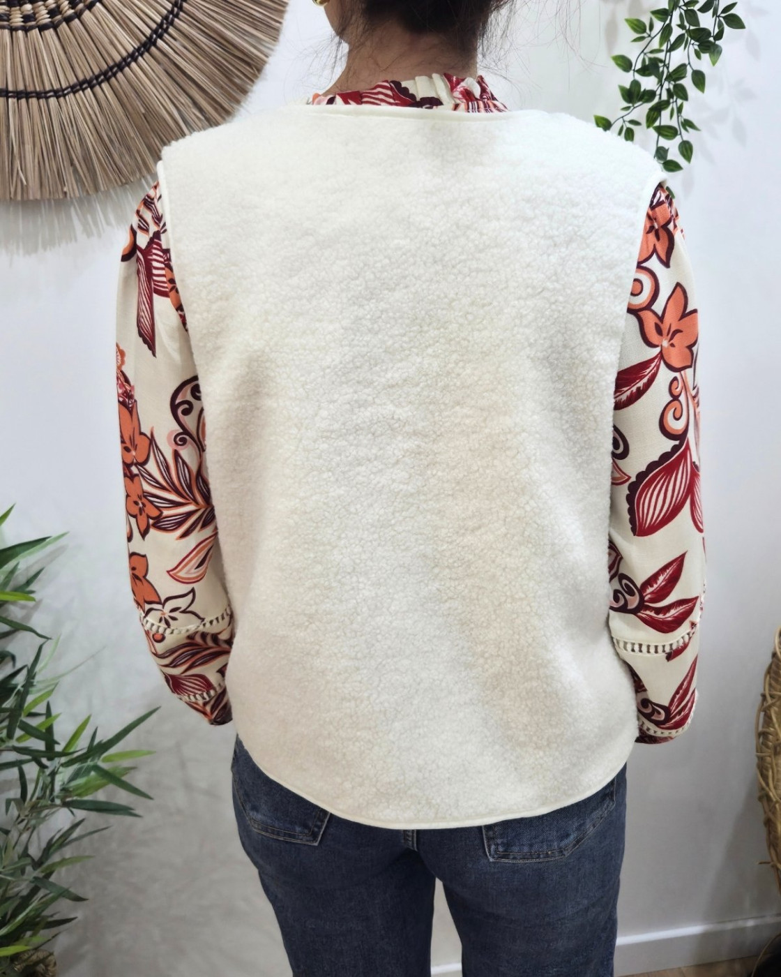 Gilet femme sans manche bouclettes écru Alya