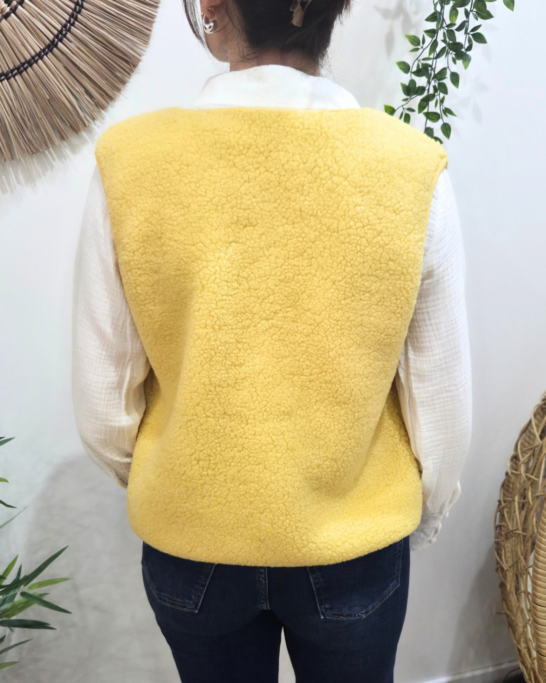 Gilet femme sans manche bouclettes jaune Alya