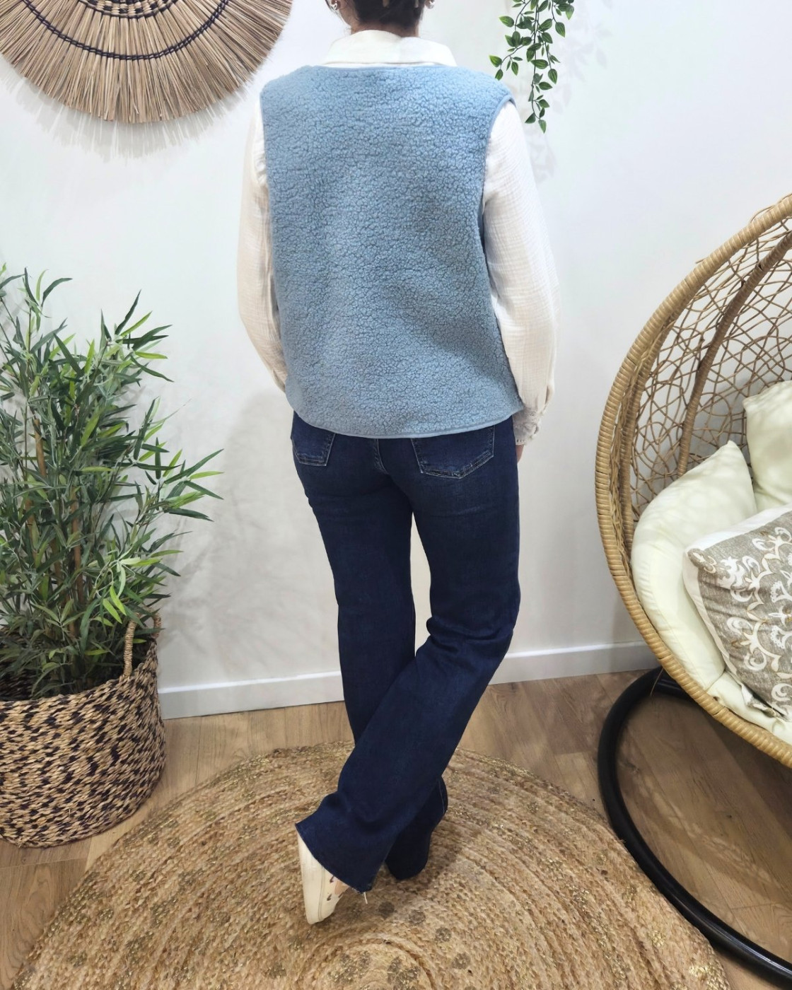 Gilet femme sans manche bouclettes bleu ciel Alya
