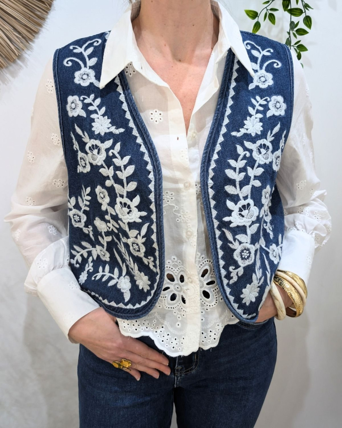 Boléro femme coton jean bleu broderies blanches