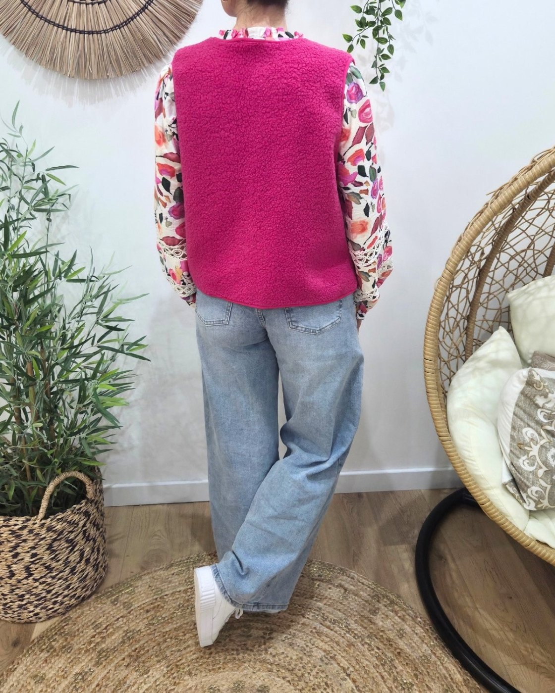 Gilet femme sans manche bouclettes rose fuchsia Alya