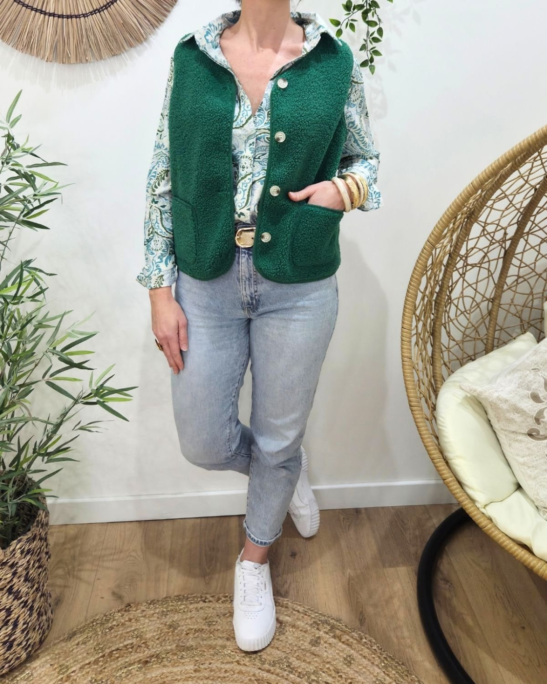 Gilet femme sans manche bouclettes vert gazon Alya