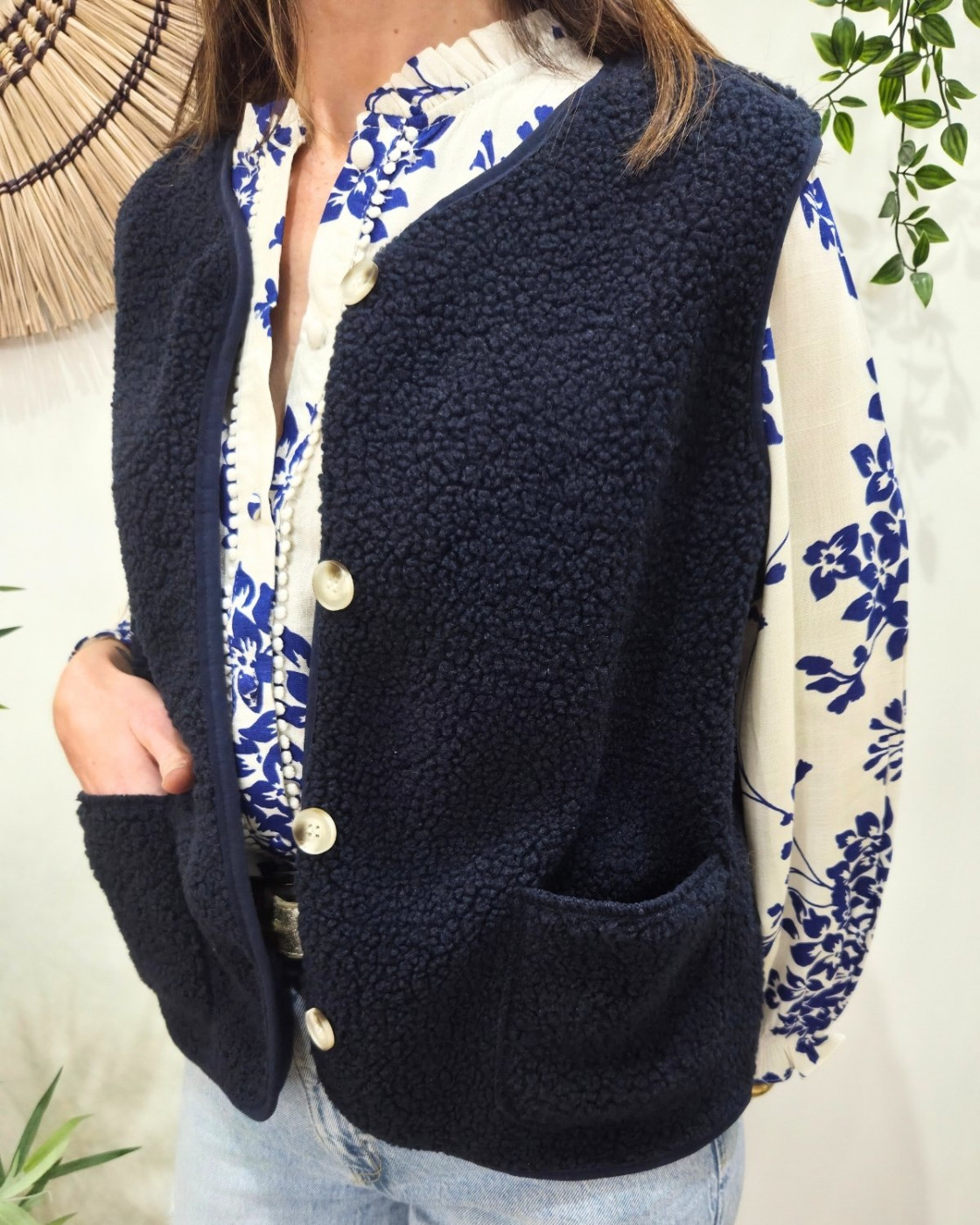 Gilet femme sans manche bouclettes bleu marine Alya